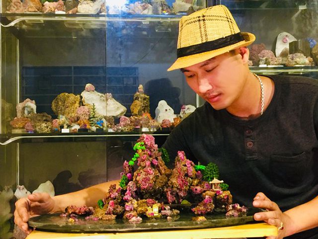 Tiểu cảnh non bộ làm từ đá quý độc nhất vô nhị, cứ làm ra là bán hết-1