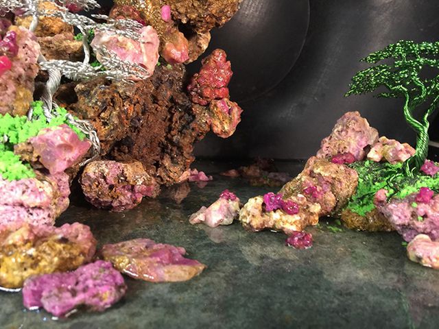 Tiểu cảnh non bộ làm từ đá quý độc nhất vô nhị, cứ làm ra là bán hết-11