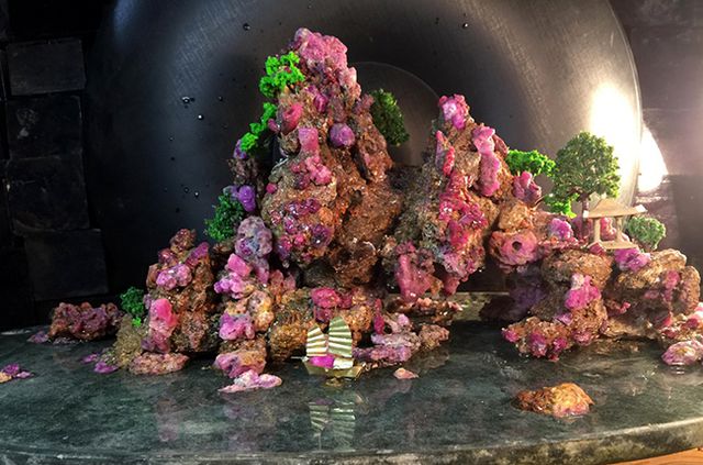 Tiểu cảnh non bộ làm từ đá quý độc nhất vô nhị, cứ làm ra là bán hết-12