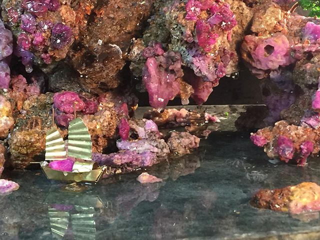 Tiểu cảnh non bộ làm từ đá quý độc nhất vô nhị, cứ làm ra là bán hết-3