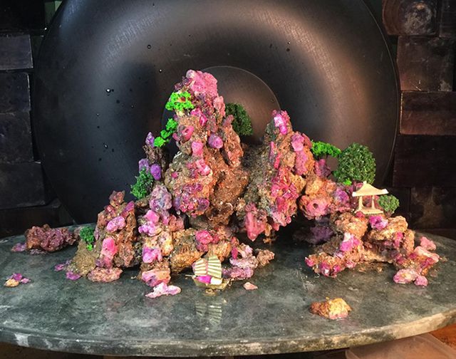 Tiểu cảnh non bộ làm từ đá quý độc nhất vô nhị, cứ làm ra là bán hết-6