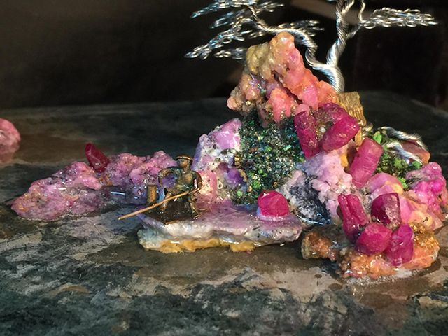 Tiểu cảnh non bộ làm từ đá quý độc nhất vô nhị, cứ làm ra là bán hết-9