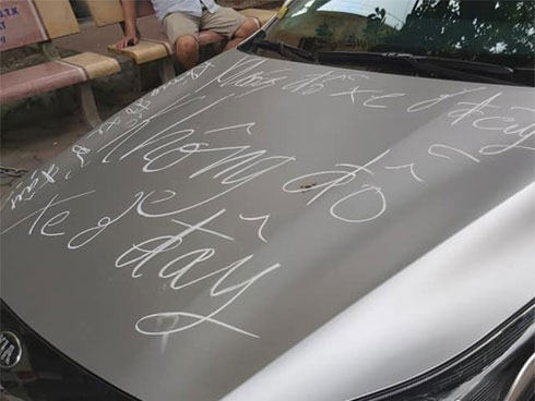 Để lại giấy nhắc tài xế đỗ xe đúng chỗ, người đàn ông nhận lời đáp trả không ngờ sau một ngày-3