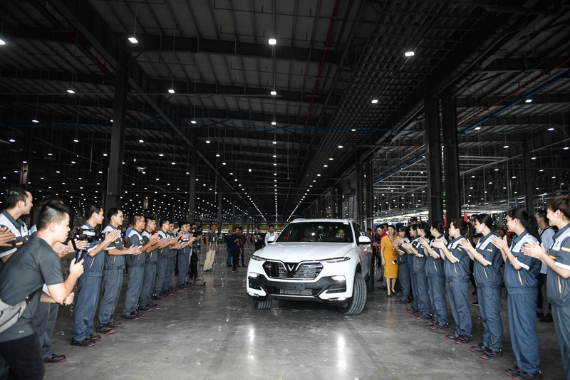 VinFast bàn giao lô xe Lux SA2.0 và Lux A2.0 đầu tiên cho khách hàng-7