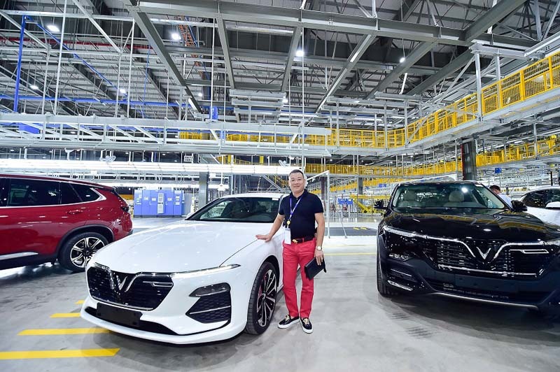 VinFast bàn giao lô xe Lux SA2.0 và Lux A2.0 đầu tiên cho khách hàng-10