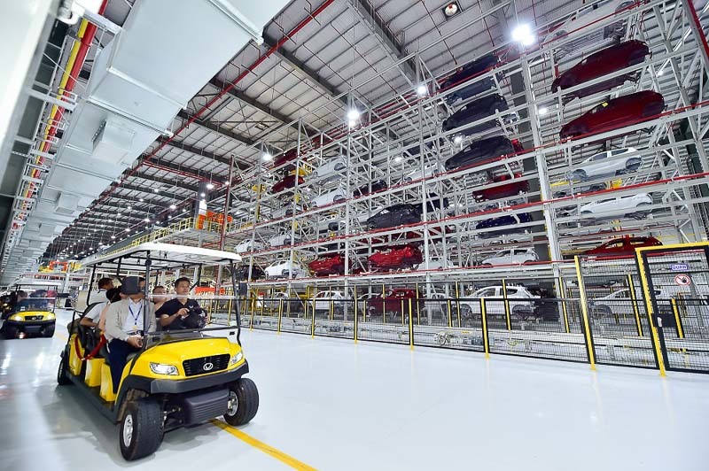 VinFast bàn giao lô xe Lux SA2.0 và Lux A2.0 đầu tiên cho khách hàng-13