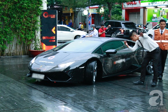 Cận cảnh dàn siêu xe cực khủng quy tụ trong đám cưới Cường Đô La - Đàm Thu Trang-3
