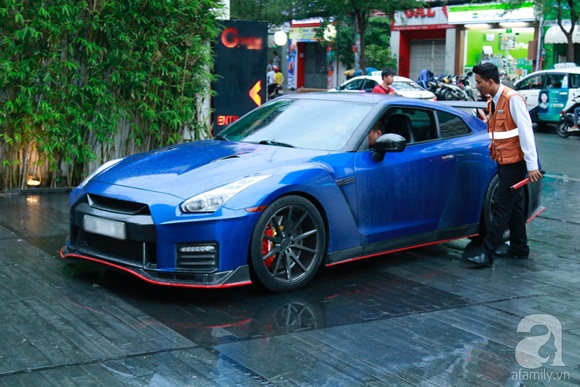 Cận cảnh dàn siêu xe cực khủng quy tụ trong đám cưới Cường Đô La - Đàm Thu Trang-7