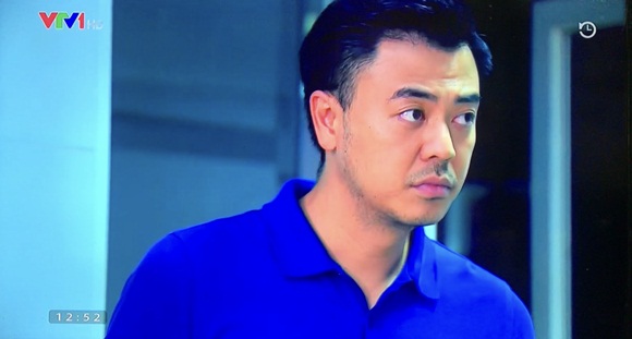 Về nhà đi con: Chuyện gì đang xảy ra thế này, Quốc được gái hôn, Huệ sốc nặng thấy Thành đi cấp cứu?-5