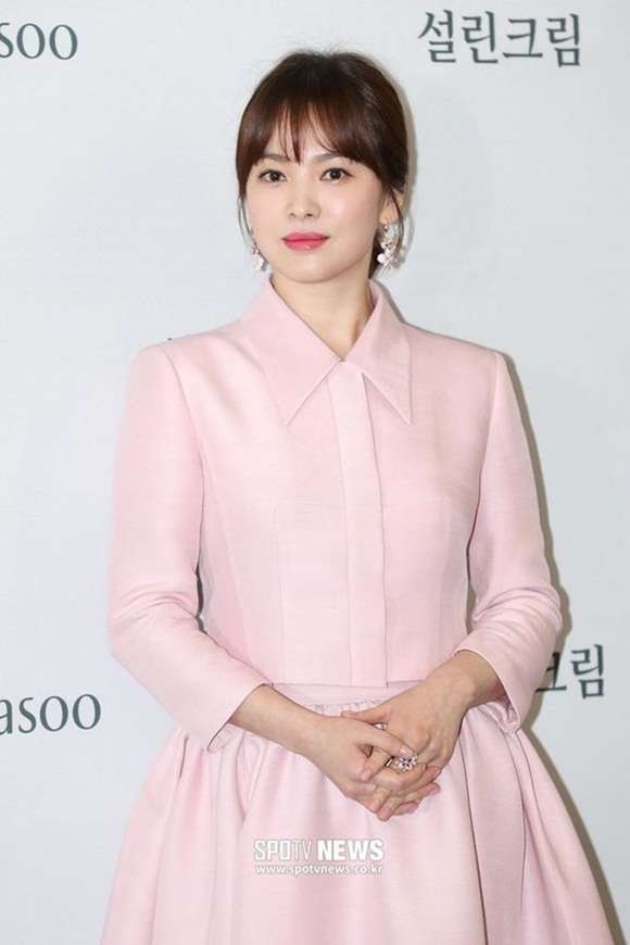 Song Hye Kyo trước và sau ly hôn: Từ nữ thần thuần khiết nhưng bảo thủ trở thành mỹ nhân táo bạo, gợi cảm-2