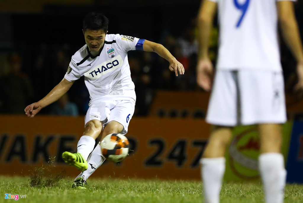 Xuân Trường lập cú đúp, cãi trọng tài trong 90 phút đầy biến cố-2