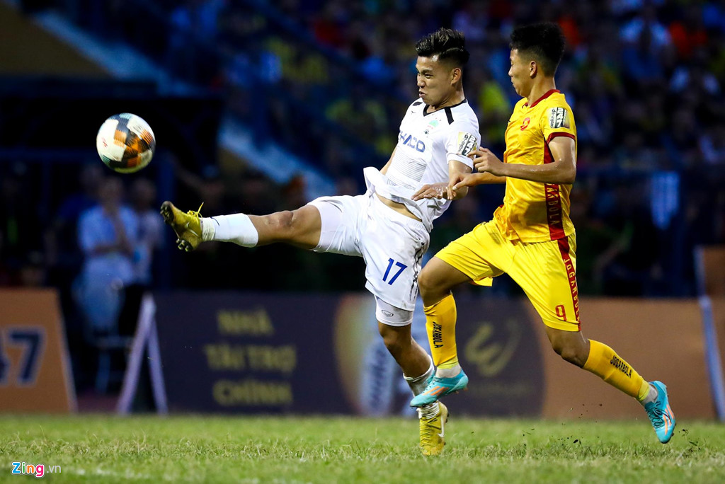 Xuân Trường lập cú đúp, cãi trọng tài trong 90 phút đầy biến cố-5