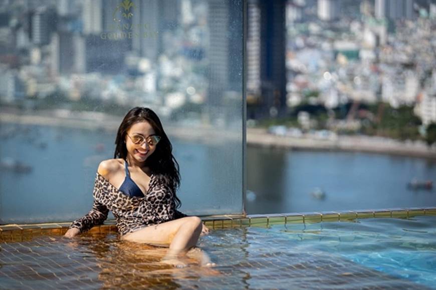 Giữa tin đồn bầu bí, Vân Hugo tung loạt ảnh diện bikini đẹp mê hồn-1