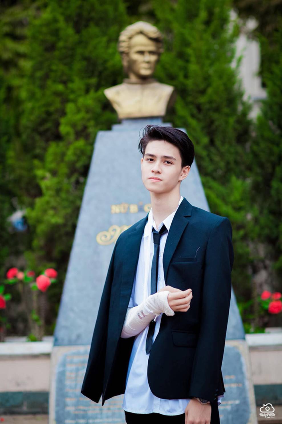 Nam sinh Hải Phòng gây bão vì đẹp chuẩn soái ca, nhưng kéo đến tấm ảnh thời bé mới thực sự bất ngờ-9