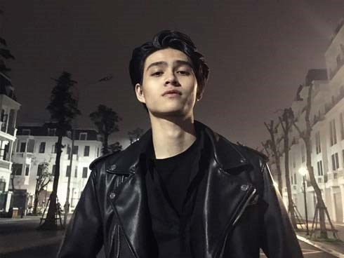 Nam sinh Hải Phòng gây bão vì đẹp chuẩn soái ca, nhưng kéo đến tấm ảnh thời bé mới thực sự bất ngờ