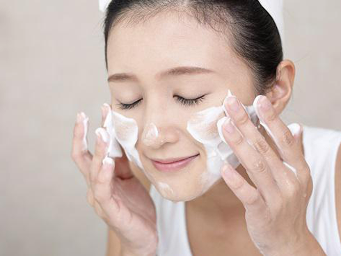 Gái Hàn luôn thêm thứ này vào sữa rửa mặt để da căng mịn và trẻ ra vài tuổi