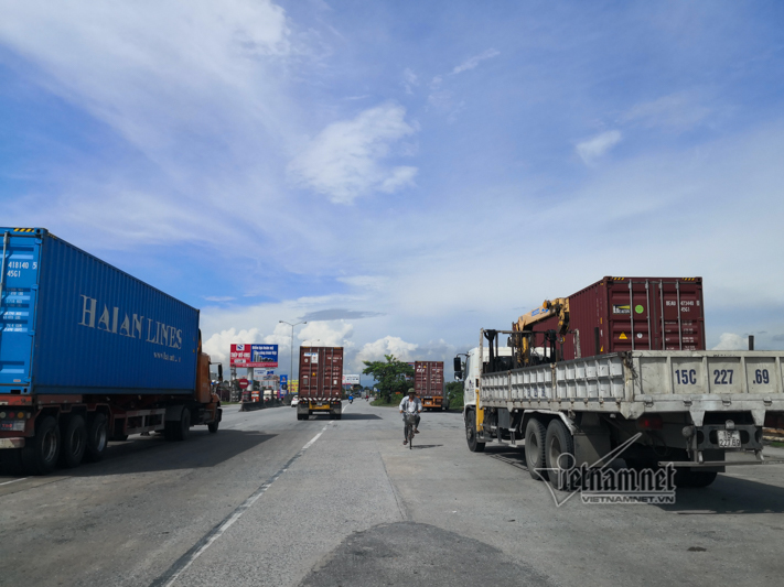 Xe tải lật chết 5 người ở Hải Dương, Trung tá CSGT nói lý do tài xế giật mình-2