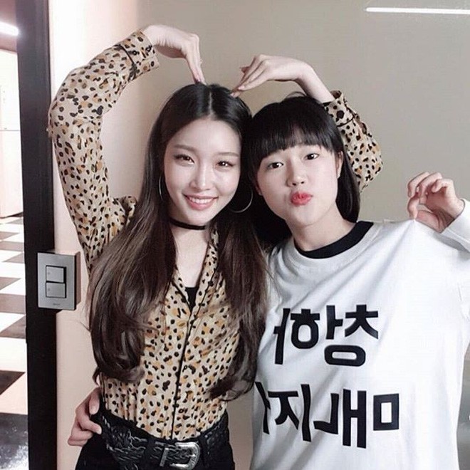 Khi mà sao Hàn, sao Việt còn đang diện ầm ầm và sexy hết nấc thế này thì mốt da báo còn lâu mới bay màu-8