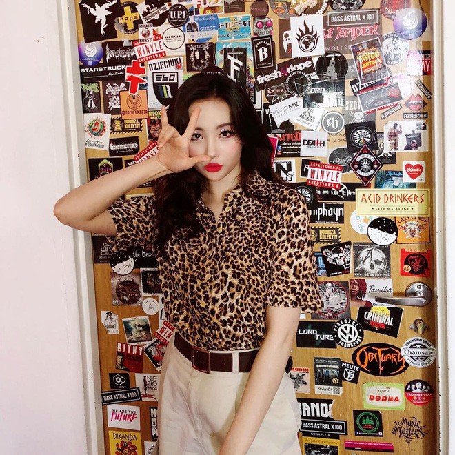 Khi mà sao Hàn, sao Việt còn đang diện ầm ầm và sexy hết nấc thế này thì mốt da báo còn lâu mới bay màu-9