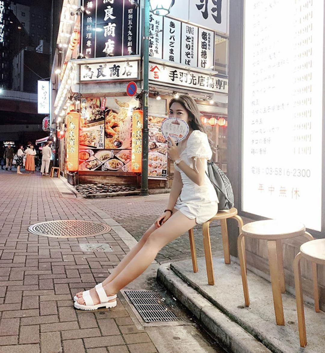 Bạn gái Quang Hải, Duy Mạnh khoe ảnh du lịch: Bánh bèo, sexy đủ cả-6