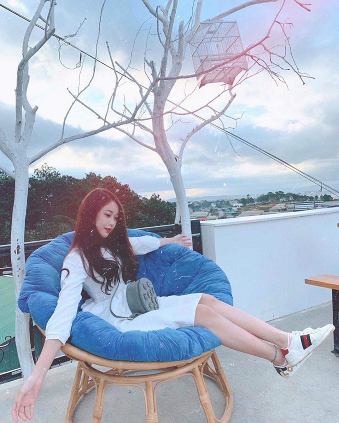 Bạn gái Quang Hải, Duy Mạnh khoe ảnh du lịch: Bánh bèo, sexy đủ cả-8