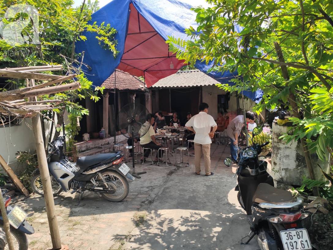 Đám tang đẫm nước mắt của mẹ ca sĩ Châu Việt Cường: Nó đi nhặt ve chai dành dụm tiền thăm thằng Cường-2