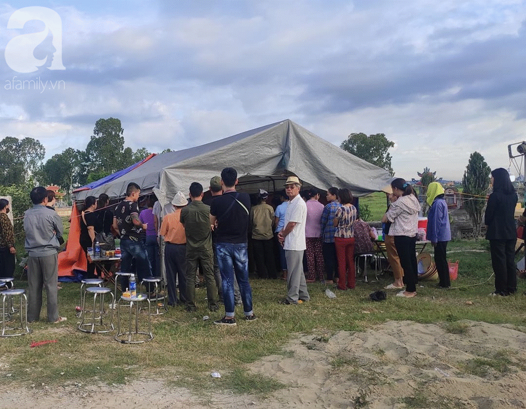 Đám tang đẫm nước mắt của mẹ ca sĩ Châu Việt Cường: Nó đi nhặt ve chai dành dụm tiền thăm thằng Cường-3