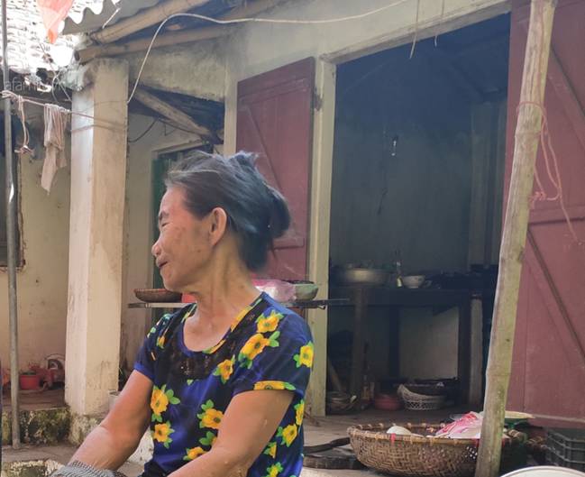 Đám tang đẫm nước mắt của mẹ ca sĩ Châu Việt Cường: Nó đi nhặt ve chai dành dụm tiền thăm thằng Cường-6