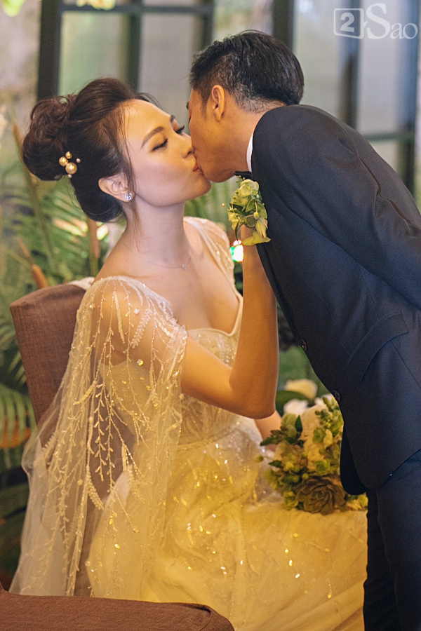 Cận cảnh 3 chiếc váy cưới chính thức trong hôn lễ với Cường Đô la giúp Đàm Thu Trang tỏa sáng như nàng công chúa bước ra từ chuyện cổ tích-9