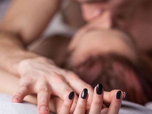 Trót lên giường cùng