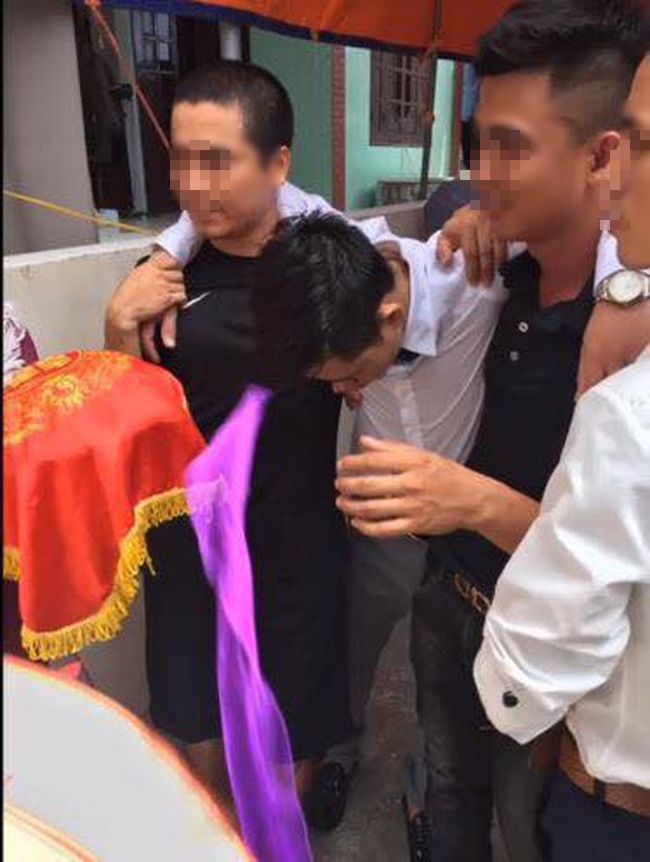 Chuyện thật như đùa: Chú rể đi đón dâu được hẳn bạn dìu, đến nơi bị mẹ vợ đuổi thẳng cổ vì ôm gốc cây gọi huệ-1