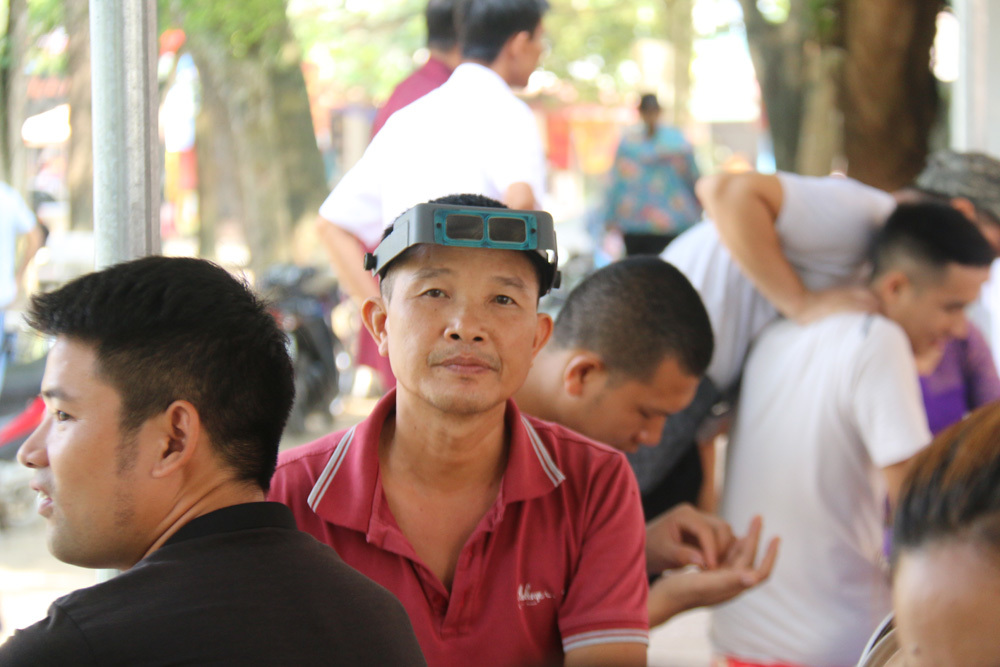 Bất ngờ những món hàng nhỏ xíu giá tiền tỷ trong khu chợ quê ở Yên Bái-13