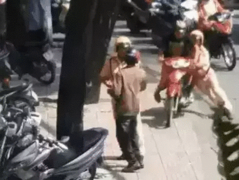 Bị ô tô tải chèn qua đầu, người đàn ông may mắn thoát chết thần kỳ-1