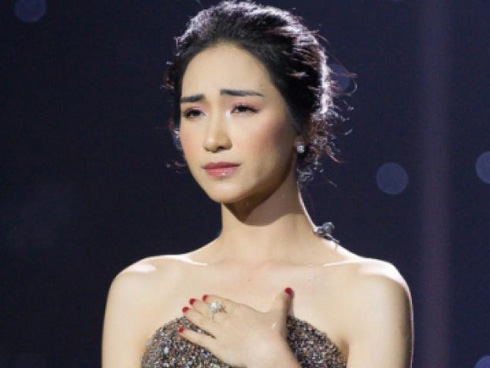 Trước tin đồn giải nghệ, Hòa Minzy đã lột xác thế nào trong ăn mặc?-12