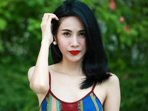 Thủy Tiên: 'Tôi không đi diễn bar, mặc hở bạo vì hạnh phúc gia đình'