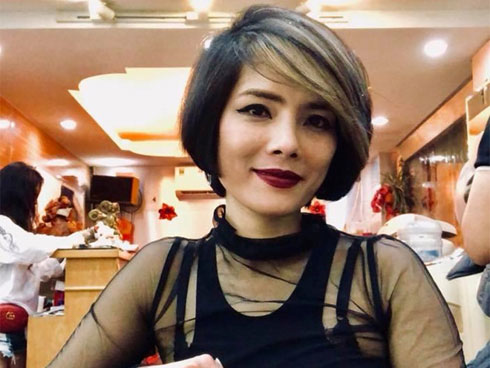 Không chỉ tái xuất với phong cách hổ báo, ngoài đờiTrà Cave Kiều Thanh cũng táo bạo với quần rách áo xẻ chẳng giống ai-9