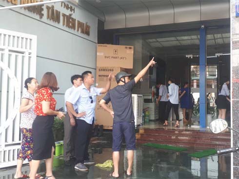 Phát hiện nữ tiếp viên nhí 13 tuổi trong tụ điểm ăn chơi nổi tiếng Sài Gòn-10