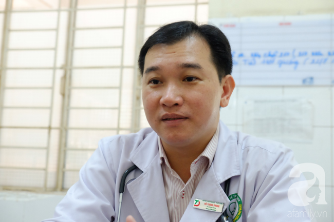 Cha mẹ bật khóc khi bác sĩ gạt mọi thủ tục để cứu con trai bị tràn máu màng phổi, hôn mê sâu nguy kịch-6