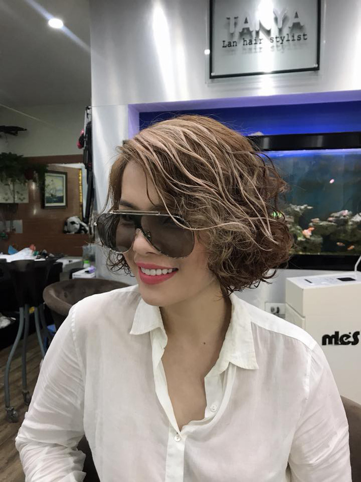 Không chỉ tái xuất với phong cách hổ báo, ngoài đờiTrà Cave Kiều Thanh cũng táo bạo với quần rách áo xẻ chẳng giống ai-3