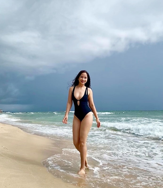 Sau 18 năm, Thảo Phía trước là bầu trời lột xác, diện bikini gợi cảm-6