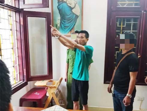 Trộm đột nhập nhà đại gia ung dung hút xì gà rồi “cuỗm” 200 cây vàng