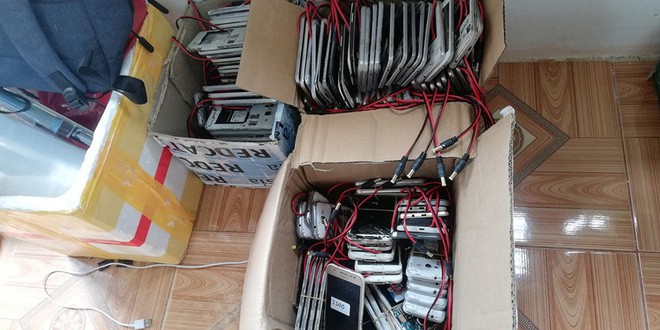 Dân chơi YouTube Việt Nam cày view bằng hàng trăm điện thoại cùng lúc, xây cả dàn chuyên dụng ngập phòng-5