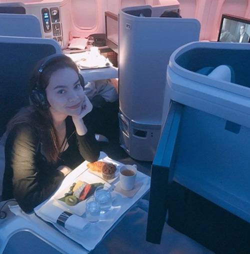 Bữa ăn xa xỉ của sao Việt trên máy bay, nhìn người cuối cùng mới thấy sang chảnh cỡ nào-1