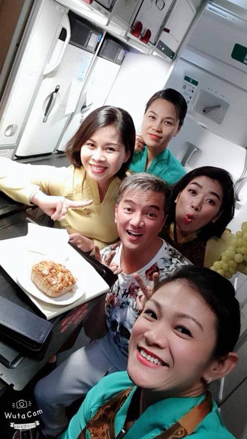 Bữa ăn xa xỉ của sao Việt trên máy bay, nhìn người cuối cùng mới thấy sang chảnh cỡ nào-7