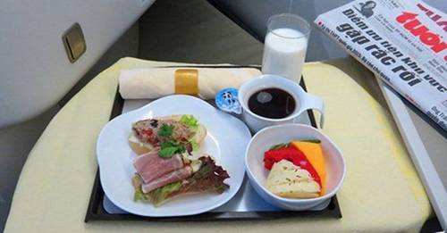 Bữa ăn xa xỉ của sao Việt trên máy bay, nhìn người cuối cùng mới thấy sang chảnh cỡ nào-8