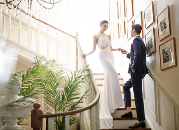 Đại gia tuyển rể, tặng hồi môn cho con gái là 8 cửa hàng bán quan tài-1