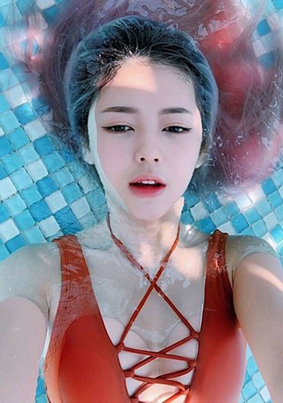 2 bạn gái của mỹ nam đào hoa Trịnh Thăng Bình: Đều đẹp và mặc gì cũng gợi cảm-8