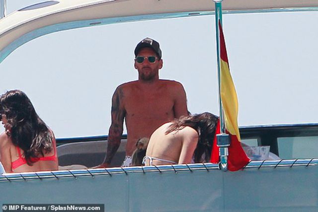 Messi chơi sang với chuyến nghỉ dưỡng trên siêu du thuyền-1