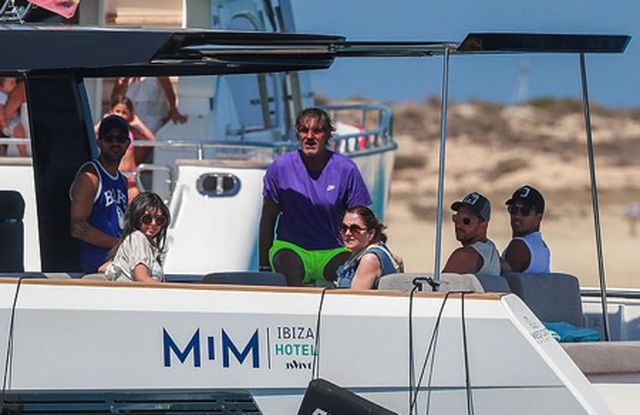 Messi chơi sang với chuyến nghỉ dưỡng trên siêu du thuyền-2