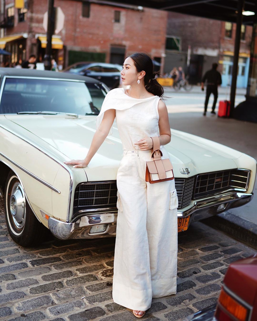 Dù tới sở làm hay đi chơi thì street style Châu Á tuần này cũng cân hết, 15 bộ đều đơn giản mà đẹp sang-1